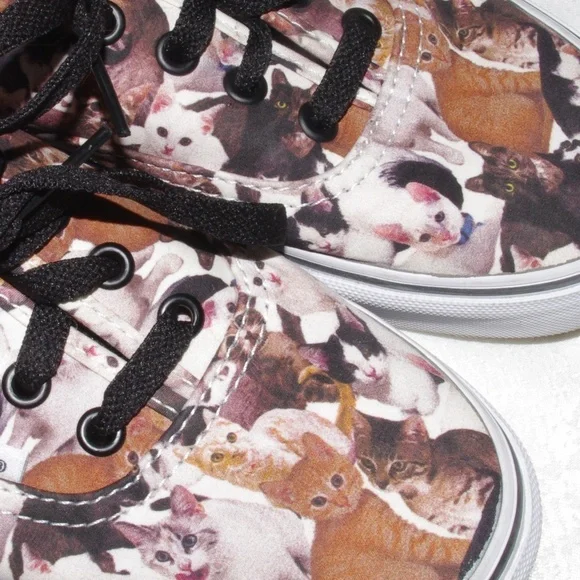ASPCA x Vans Size 7.5 lace up cat print shoes - Picture 3 of 5